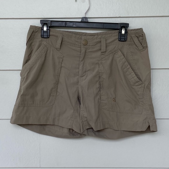 The North Face Pants - EUC North Face Nylon Hiking Shorts Pockets Sz 8